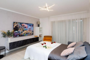 T3Appartement de luxe Croisette en face de la plage Martinez 80m2